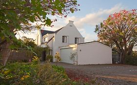 Aarn House B&B Airport Accommodation